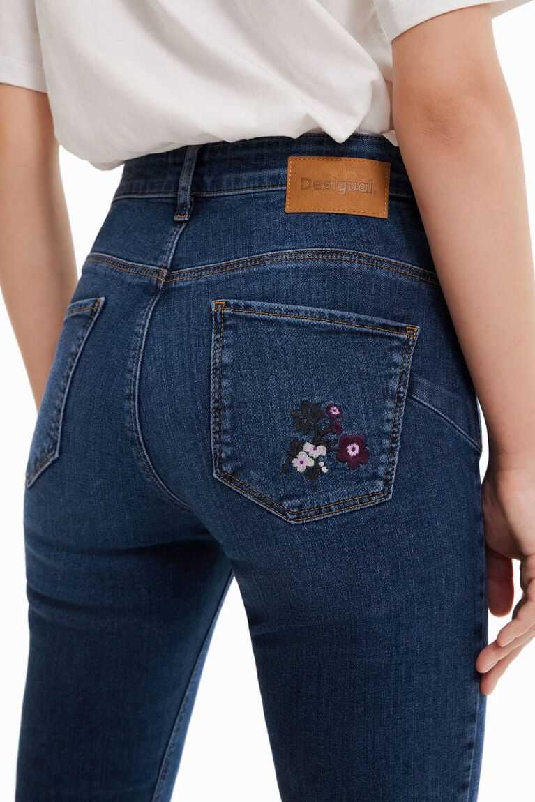 Jeans Desigual Flaco push-up with embroidered flowers Mujer | RQA246953