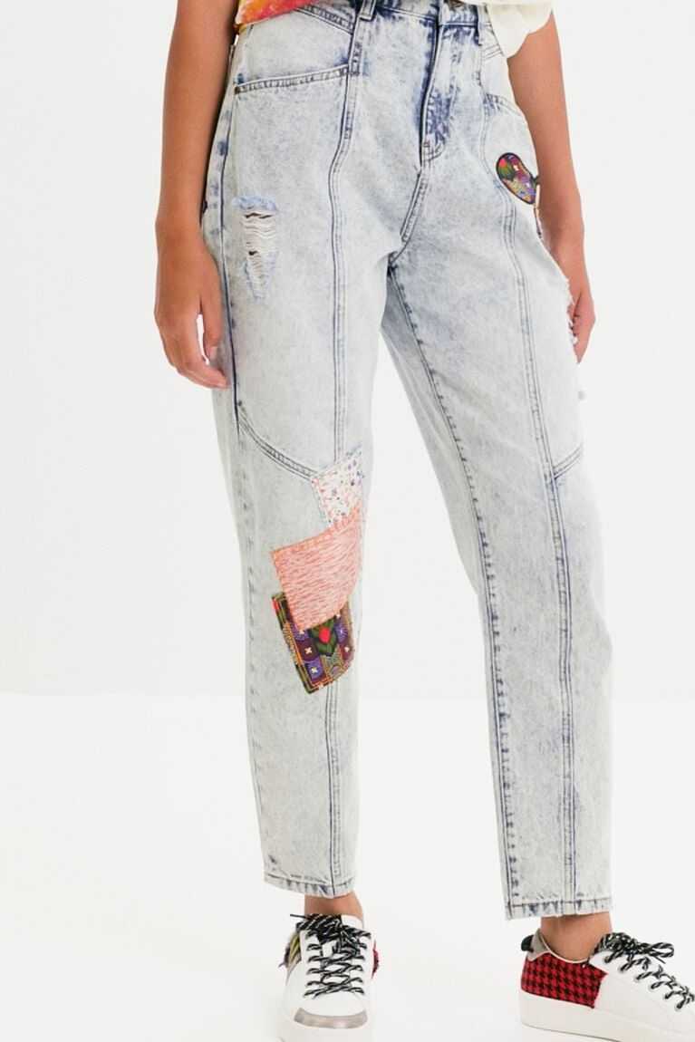 Jeans Desigual Relaxed featuring Disney's Mickey Mouse Mujer | GVK672938